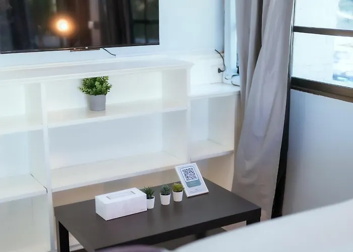 420 - Ekkamai Buds & Beds Albergue