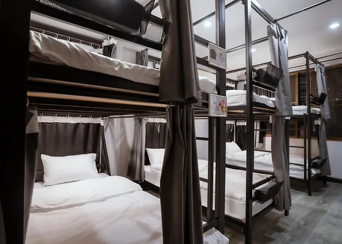 420 - Ekkamai Buds & Beds Banguecoque