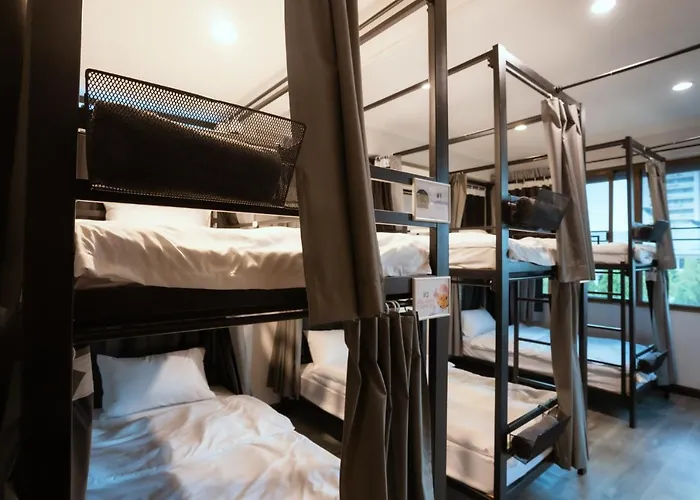 420 - Ekkamai Buds & Beds Albergue