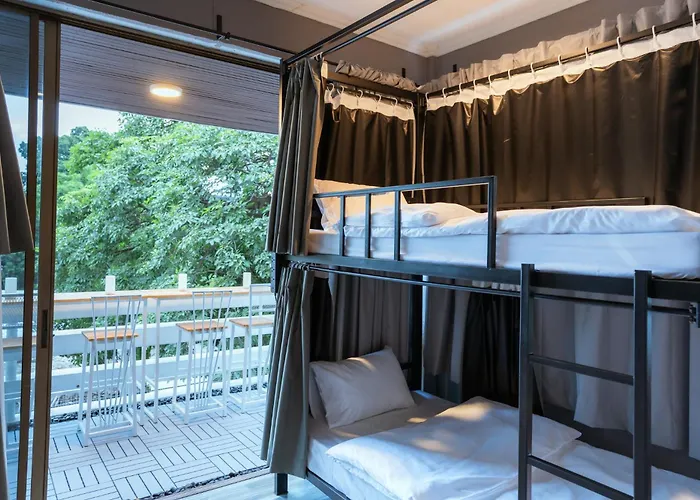 420 - Ekkamai Buds & Beds Albergue Banguecoque