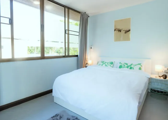 420 - Ekkamai Buds & Beds Banguecoque