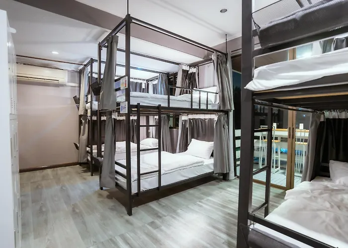 420 - Ekkamai Buds & Beds Albergue Banguecoque