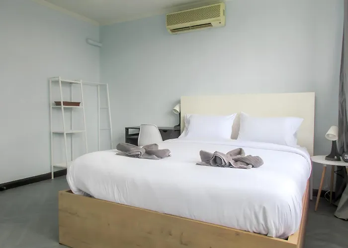 420 - Ekkamai Buds & Beds Albergue *